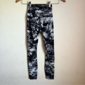 Lululemon Black White Patterned Leggings size 0